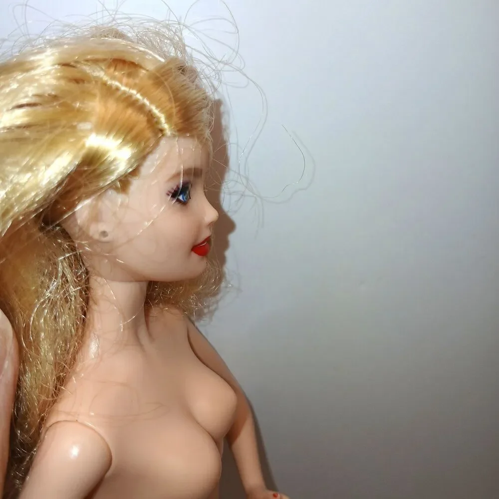 Barbie Model Muse Doll Hip Pose Red Lips Teeth Show 2 Tone Blonde Hair 2015